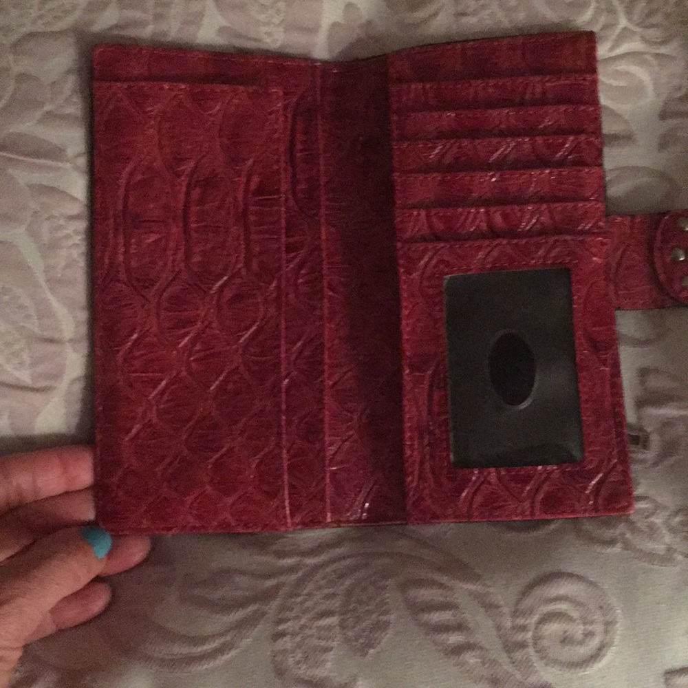 GUESS wallet! - Picture 3 of 4